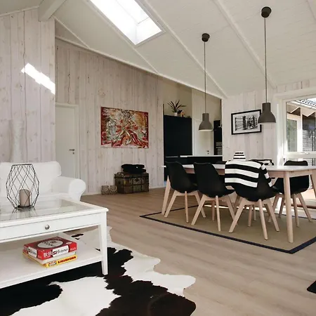 Amazing Home In Hojby With Sauna * Højby
