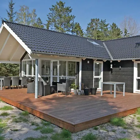 Three-bedroom In בית נופש Højby