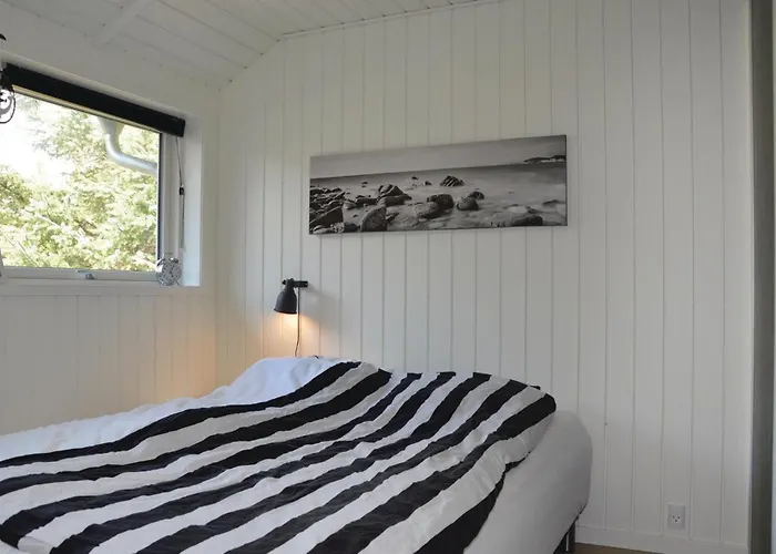 בית נופש Three-bedroom In Højby
